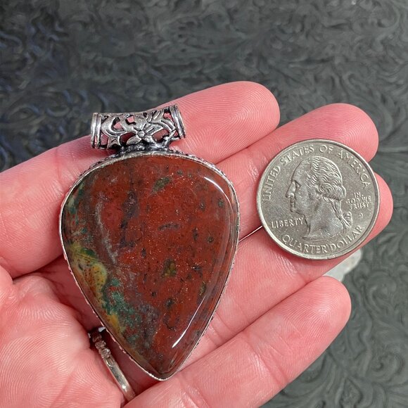 Heliotrope Bloodstone Floral Pendant Stone Crystal Jewelry - Picture 7 of 7